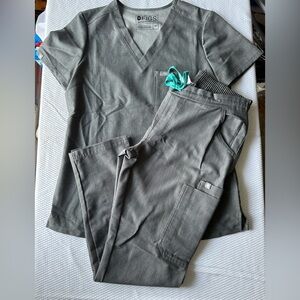 FIGS XS top XS/P bottom